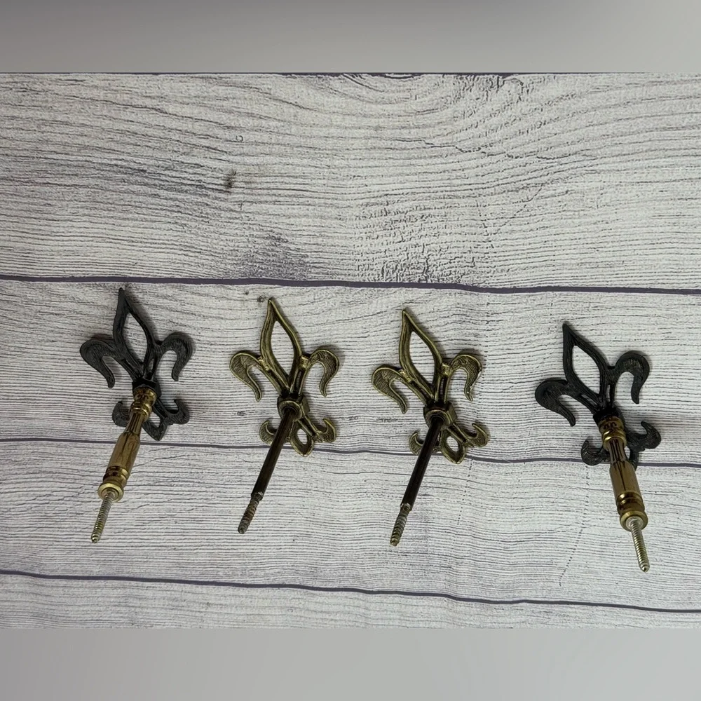 Vintage Brass Fleur-de-Lis Drawer Pulls Set of 4 Ornate Cabinet Hardware